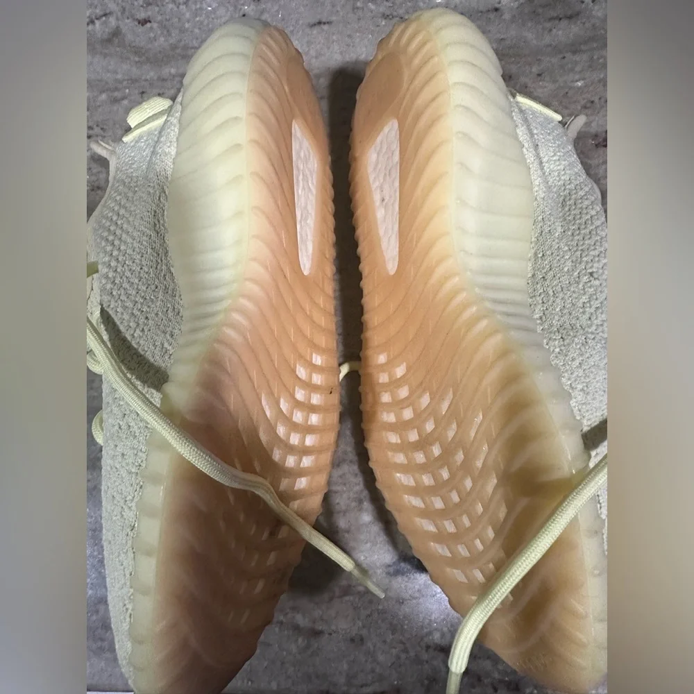 Yeezy Boost 350 V2 Butter - Picture 4 of 5